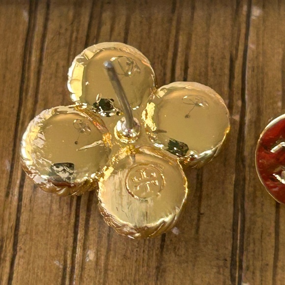 Tory Burch Clover Pearl Earrings Read! - Picture 4 of 6